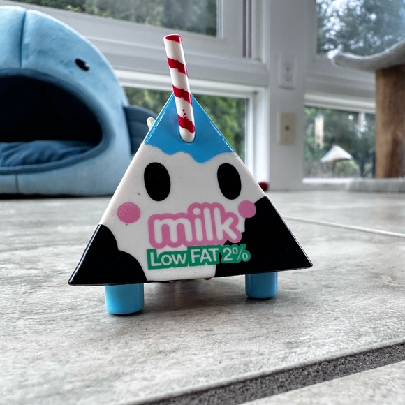 tokidoki x Strangeco Moofia Latte Milk figure - Picture 1 of 2